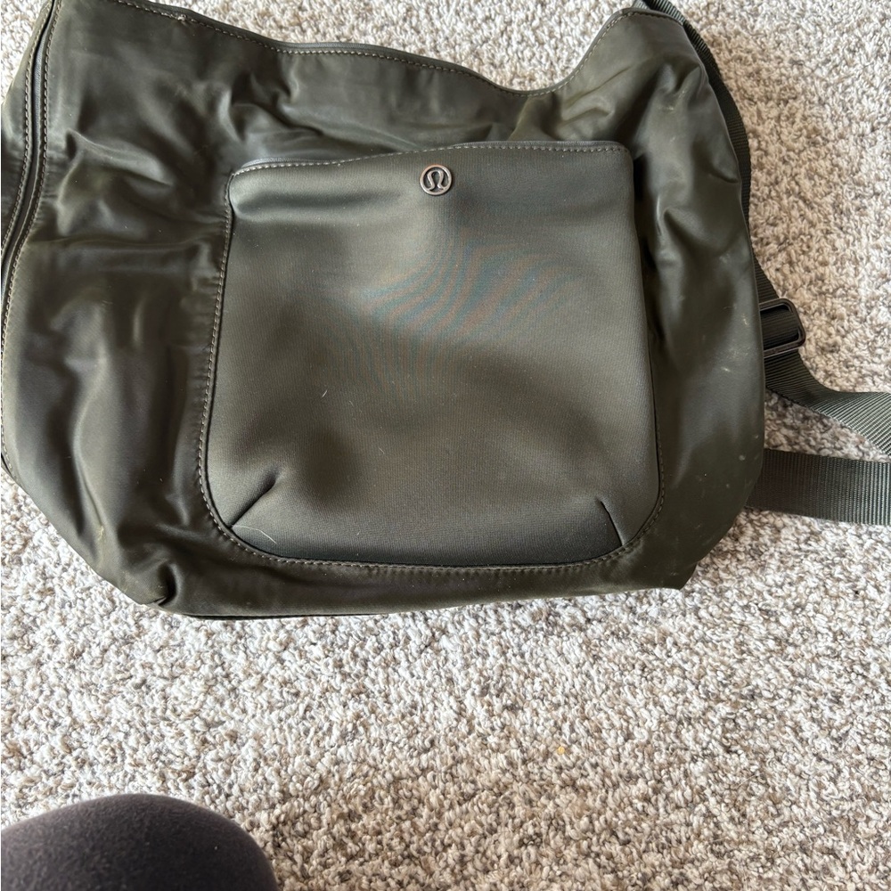 lululemon athletica Men's Olive Messenger Bag